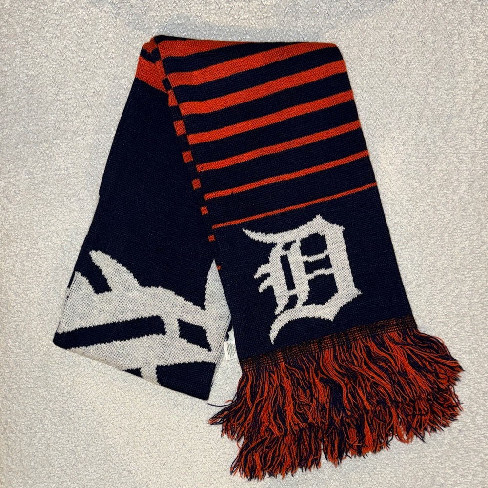 🐯Detroit Tigers Navy and Orange Striped Scarf⚾️